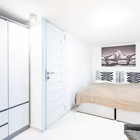Super - Fresh And Modern * Budapest