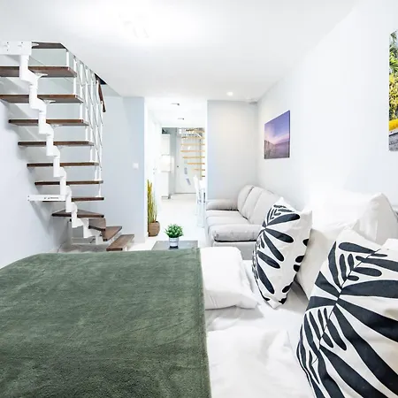 Super - Fresh And Modern Budapest